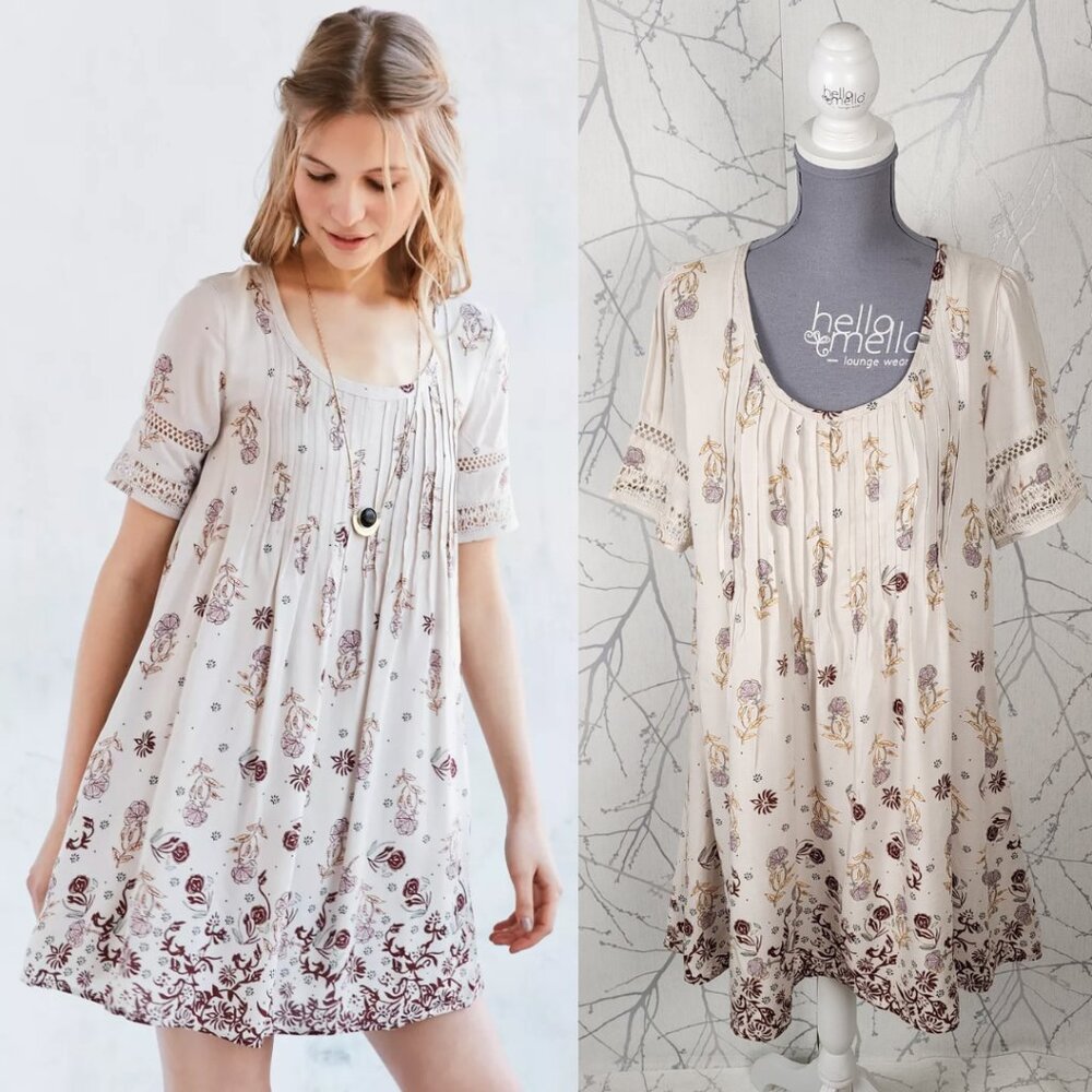 Ecote Ivory Floral Print Pinktuck Pleated Flowy Swing Dress